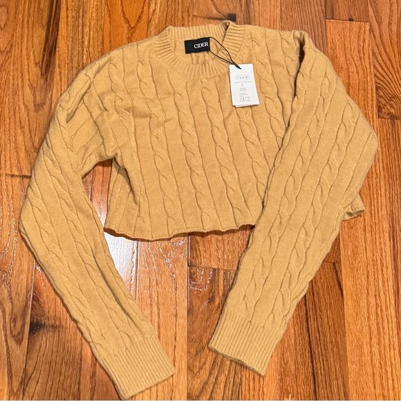 NWT Cider Texture Crewneck Crop Cable Knit Sweater Color: Camel Size: L - Picture 2 of 4